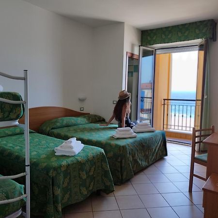 Hotel Belvedere Misano Adriatico Kültér fotó