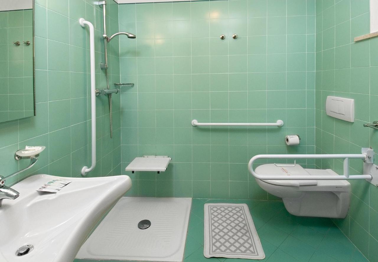 Hotel Belvedere Misano Adriatico Szoba fotó