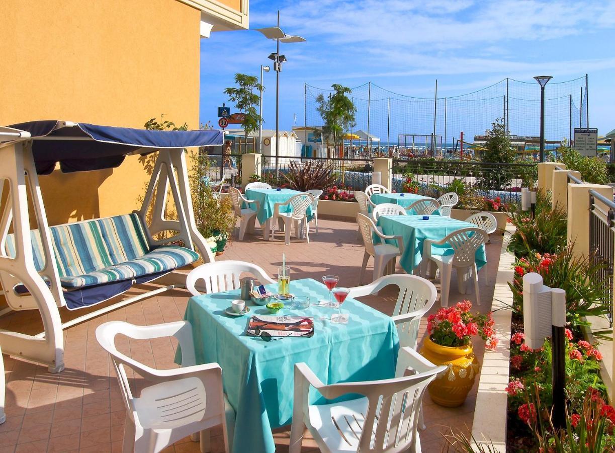 Hotel Belvedere Misano Adriatico Kültér fotó